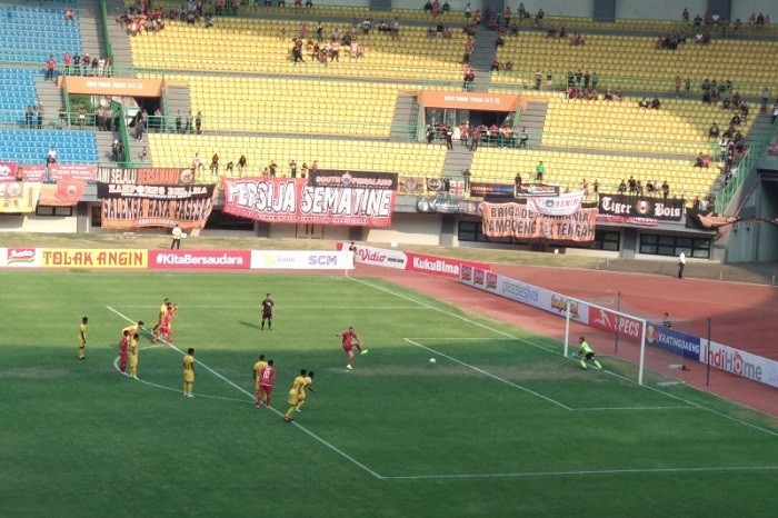 Persija Dikalahkan Semen Padang 1-2