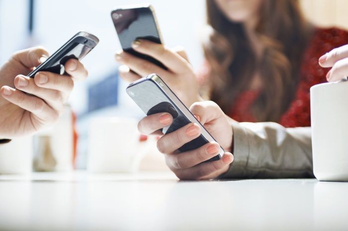 Kecanduan Handphone, Dua Warga Kabupaten Bekasi Jadi Pasien Gangguan Jiwa