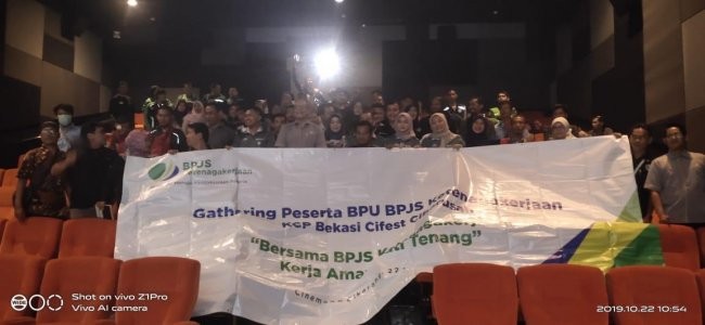 BPJSTK Cikarang Nobar dengan Sejumlah Komunitas
