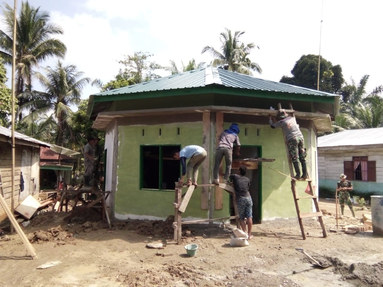 Rumah Tahan Puting Beliung Milik Horaimin, Diprediksi Rampung Sesuai Jadwal.