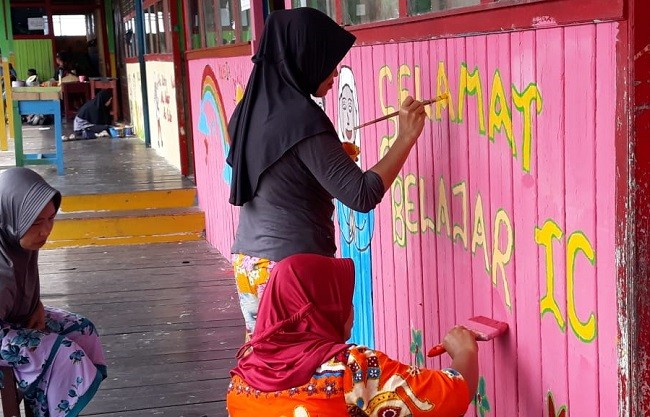 Trik Memajukan Madrasah ala Riska Haneri