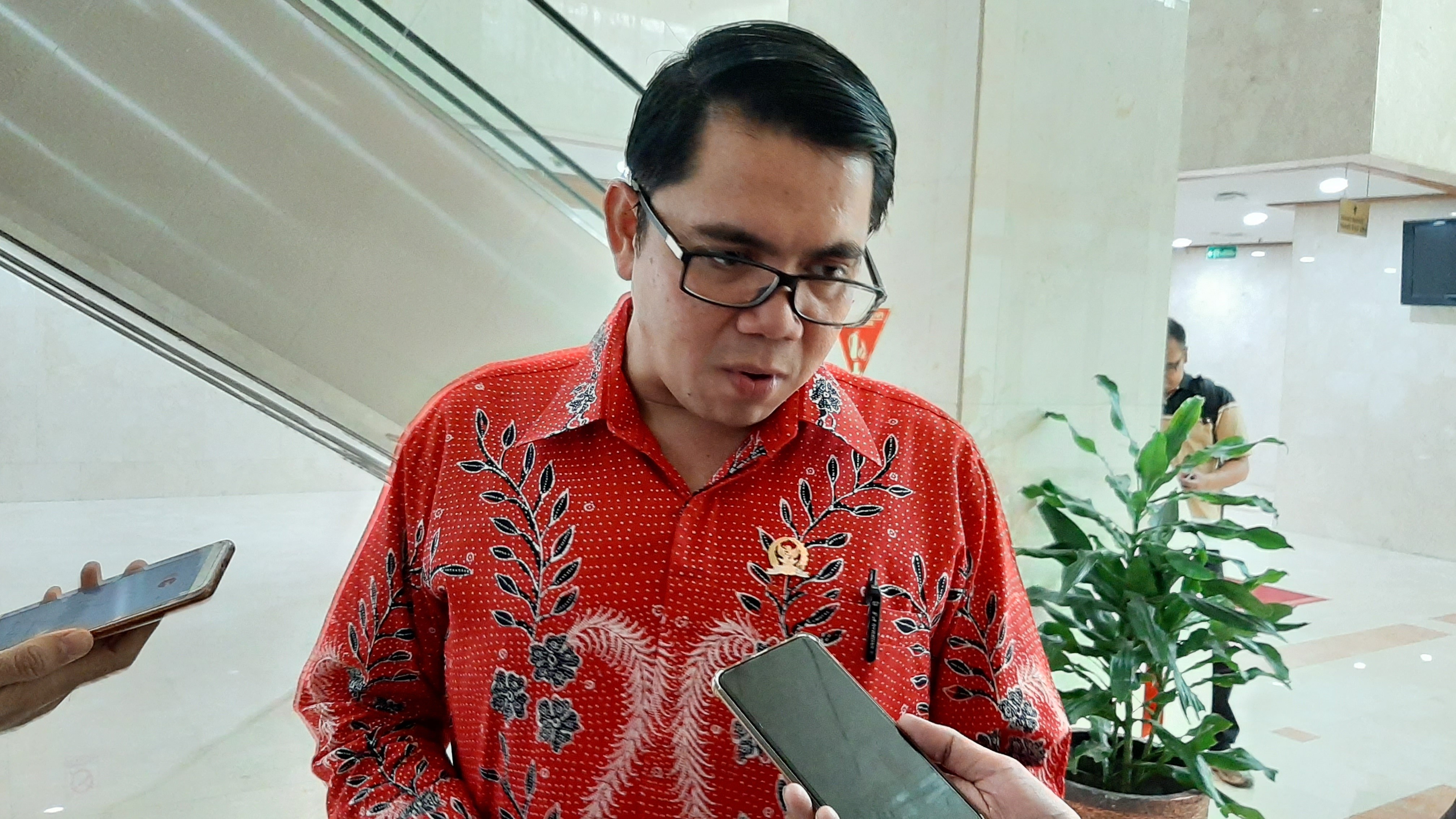 Minta Mahfud MD Mundur, Arteria Dahlan: ICW Jangan Permalukan Diri Sendiri