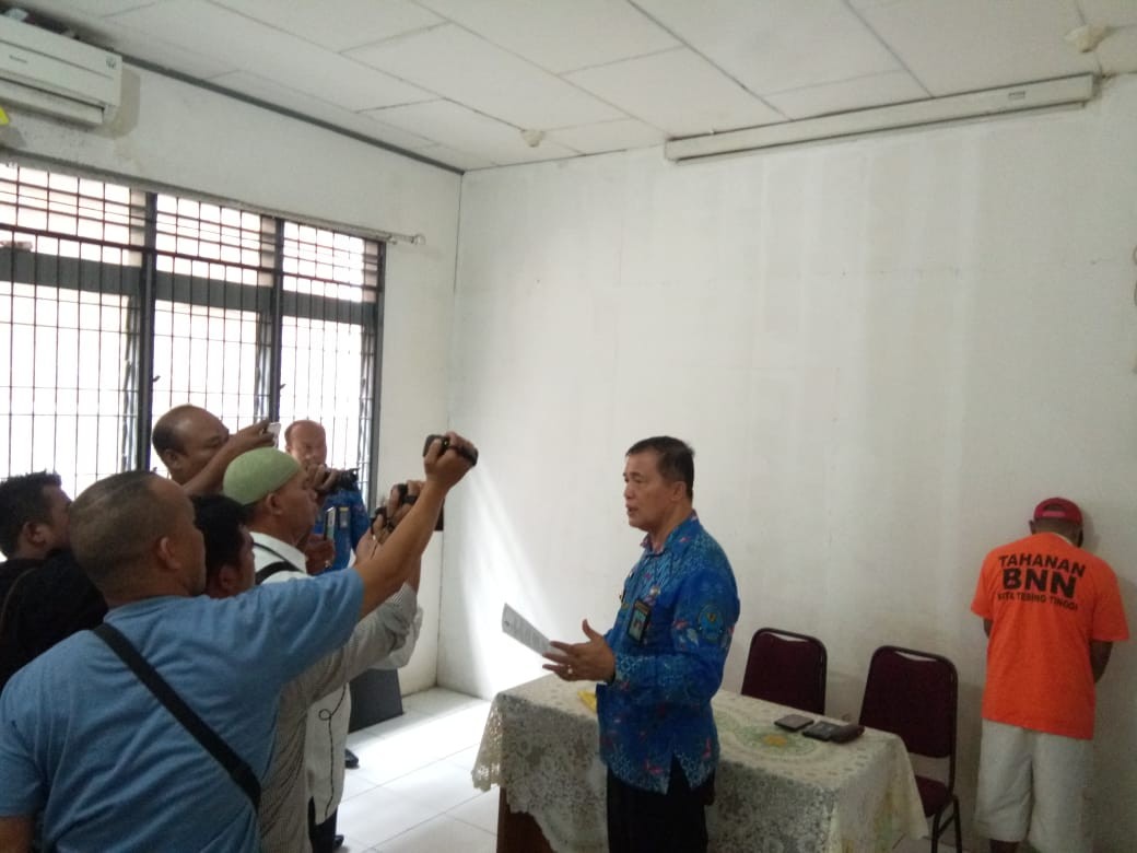 Miliki Sabu, BNNK Tebing Tinggi  Amankan Penjaga Sekolah SMP Negeri 5 Tebing Tinggi