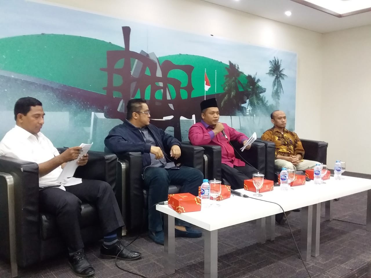 Berantas Terorisme Harus Elegan, Bukan Larang Cadar dan Celana Cingkrang