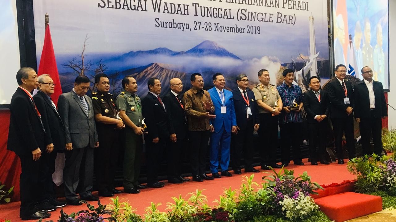“Single Bar” Ala Keluarga Besar Peradi