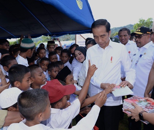 Parpol Pengusul Jabatan Presiden Tiga Periode Harusnya Hengkang Dari Koalisi Jokowi 