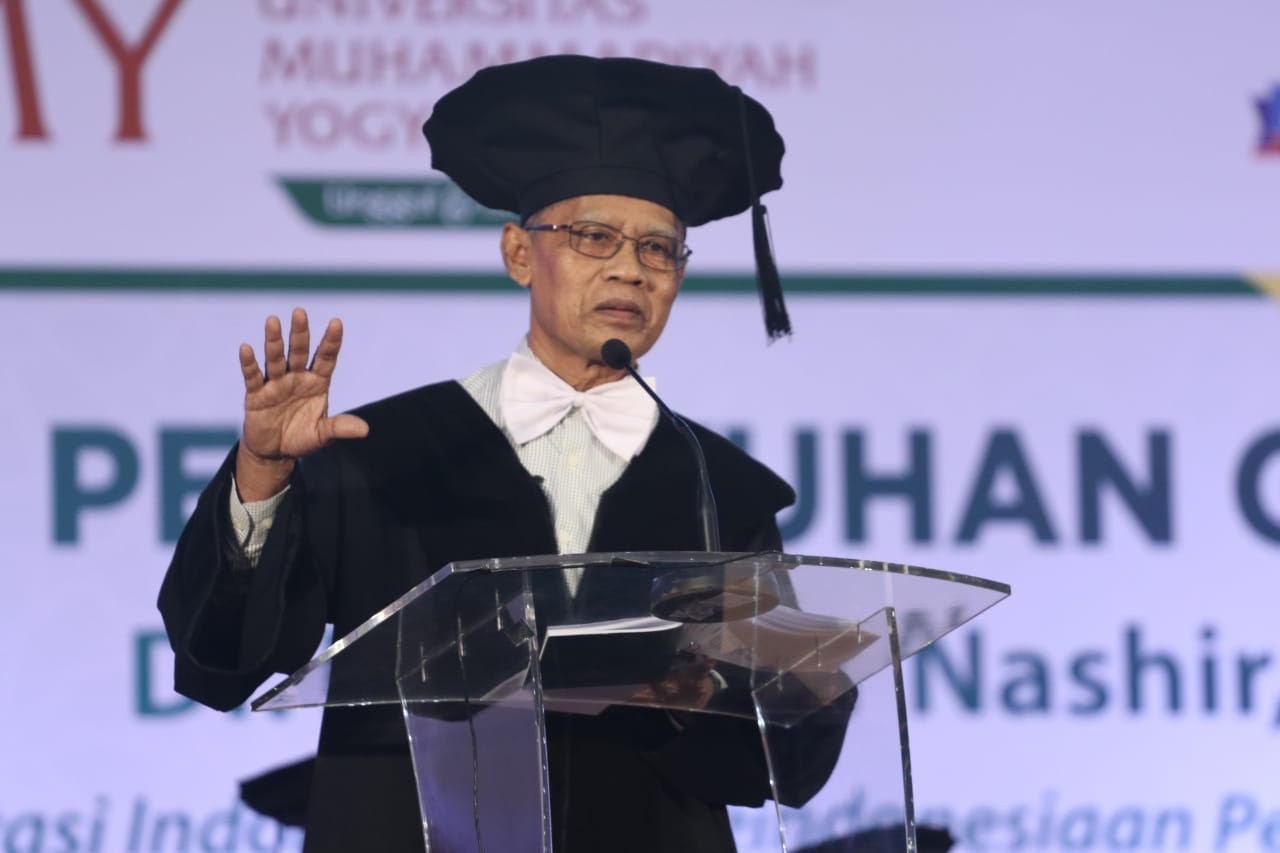 Dua Penulis Siluman Melawan Satu Guru Besar