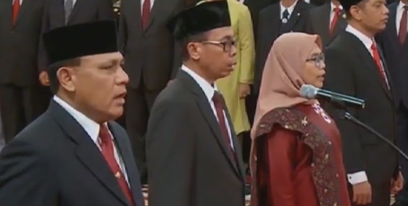 Jokowi Lantik Lima Pimpinan KPK dan Dewas
