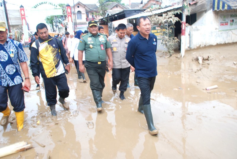 Menkes Tinjau Banjir PGP