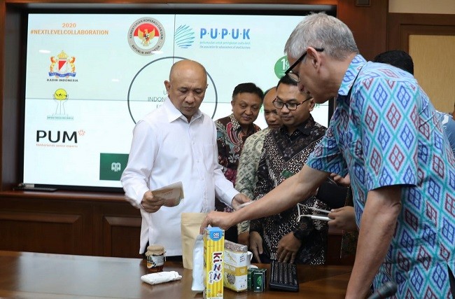 Kemenkop Bersama PUPUK  Kembangkan UKM Berbasis Lingkungan