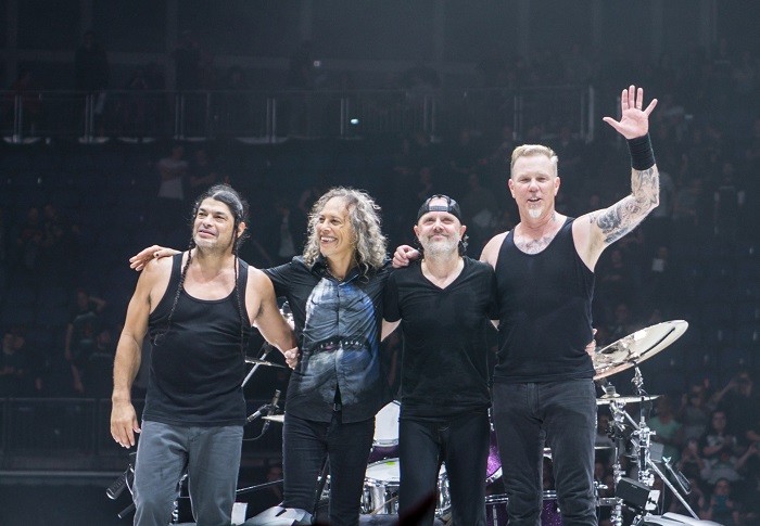 Metallica Sumbang Rp 7,3 M untuk Penanganan Kebakaran Australia