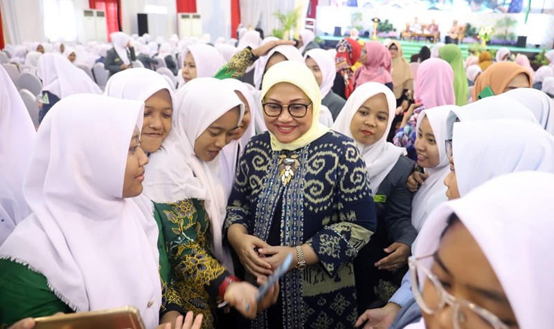 Menaker Ida Fauziyah Ingin Santri Melek Teknologi 4.0