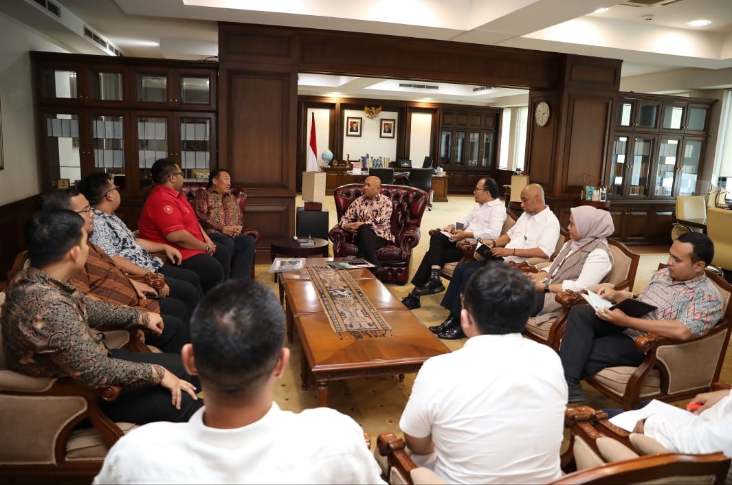 Agar Bisa Kelola Produk Sendiri, Bulog Bakal Sinergi Bangun Korporasi Petani 