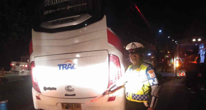 Bus Romobongan Kiai PWNU Jatim Kecelakaan