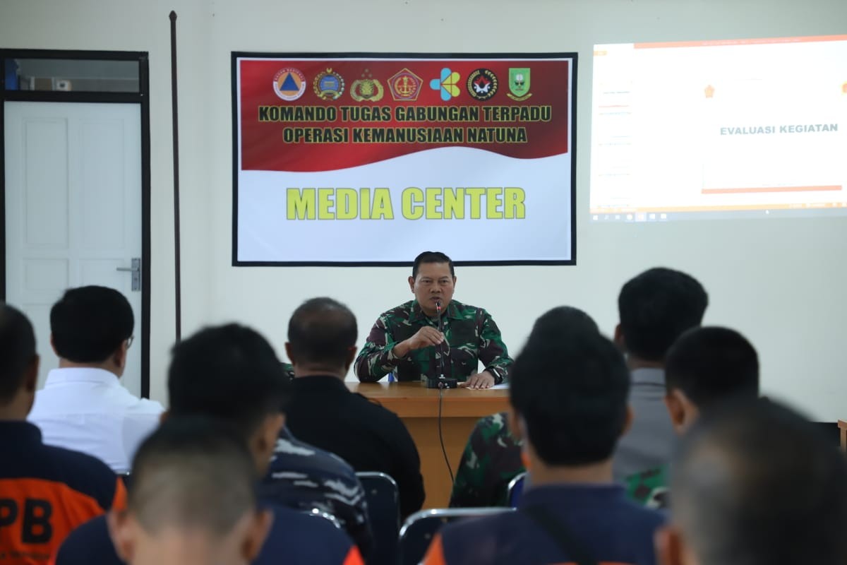 Pangkogasgabpad Evaluasi Kegiatan Termasuk Sarana dan Prasarana 238 WNI di Natuna