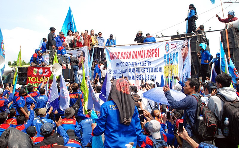 Demo Buruh Tolak Omnibus Law.