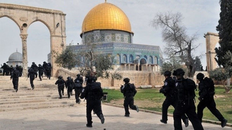 Pasukan Israel Serbu Jamaah Salat Jumat di Masjid Al-Aqsa