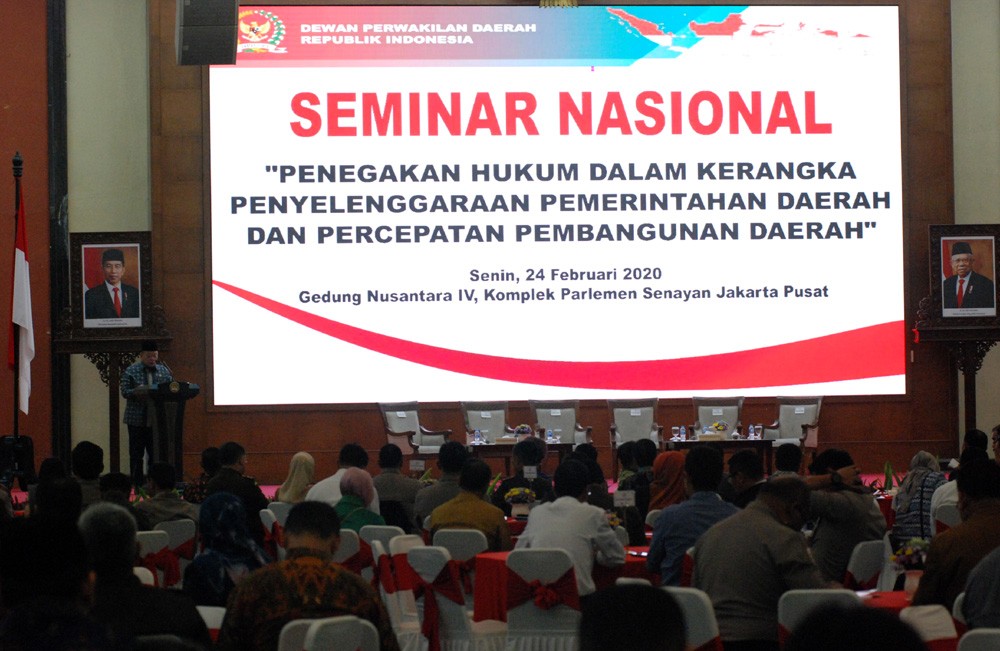 Ketua DPD Lanyala Mahmud Mattalitti  Buka Seminar Nasional