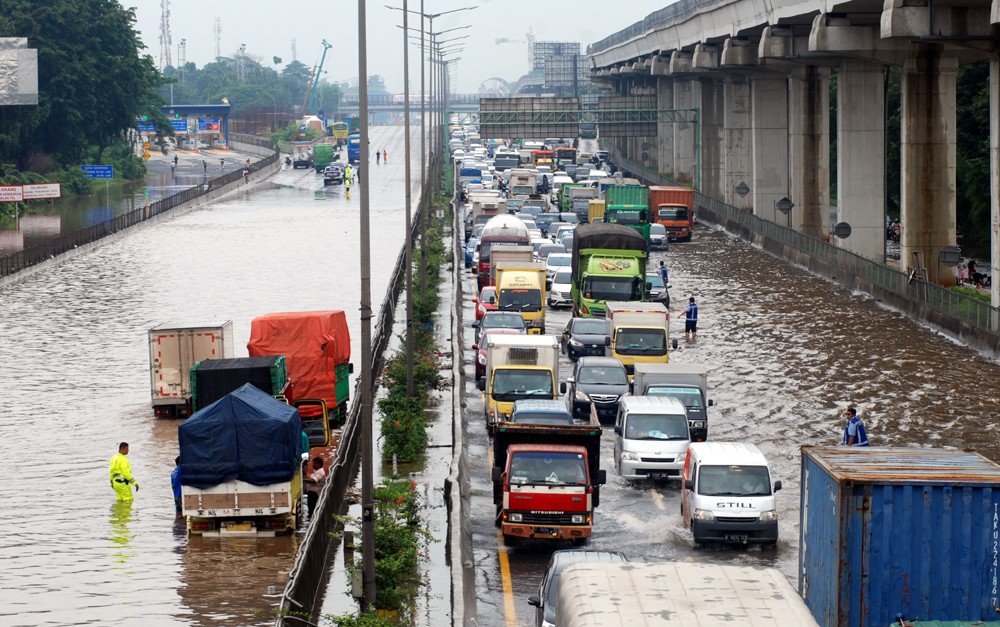 Tol Jatibening Banjir