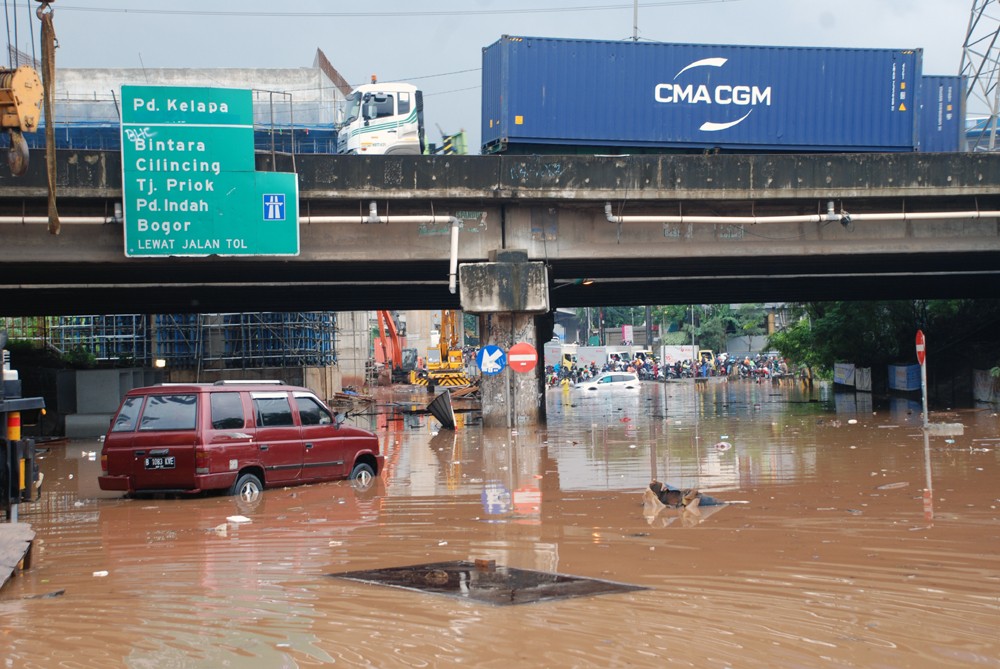 Underpass Tol JORR Kalimalang Bekasi Terputus