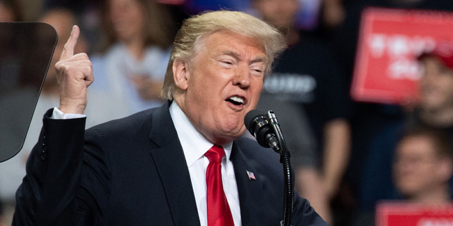  Berhala Idola Trump