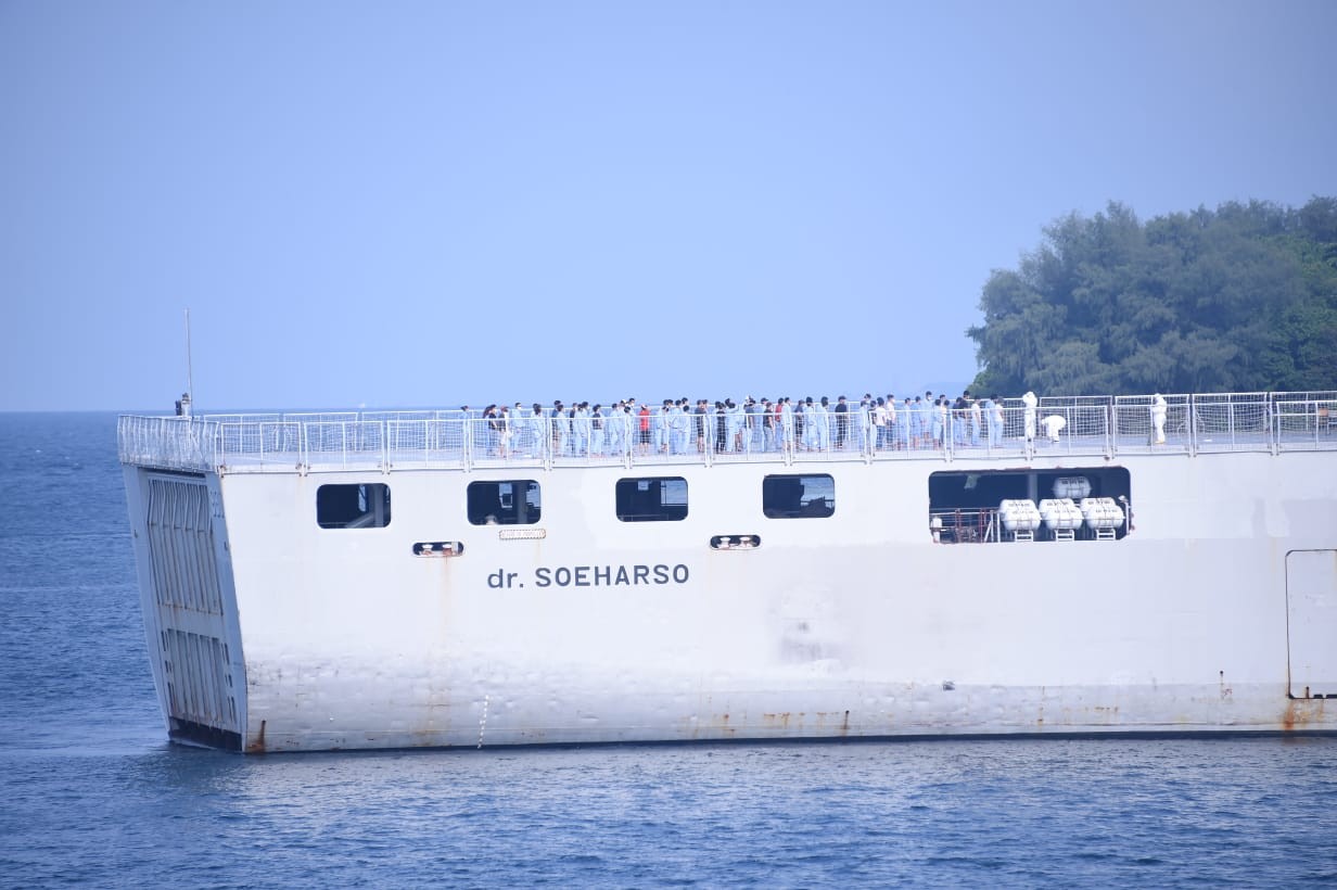 69 WNI ABK Diamond Princess Olahraga Pagi di KRI Soeharso