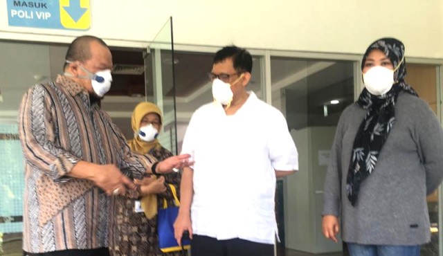 LaNyala Mahmud Mattalitti Negatif Covid 19 Setelah Cek  Di RS Unair.
