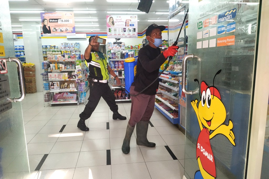 Penyemprotan Disinfektan Swadaya