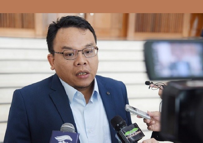 Saleh Daulay Minta Pemerintah Mewajibkan Masyarakat Pakai Masker