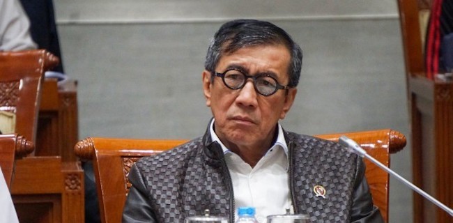 Presiden Harus Copot Menkumham 