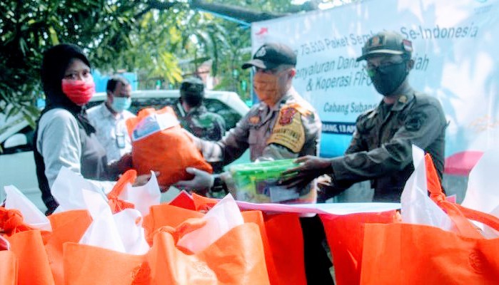 Bantu Kesulitan Warga, PT. FIF GROUP Indonesia Cabang Subang Salurkan 415 Sembako