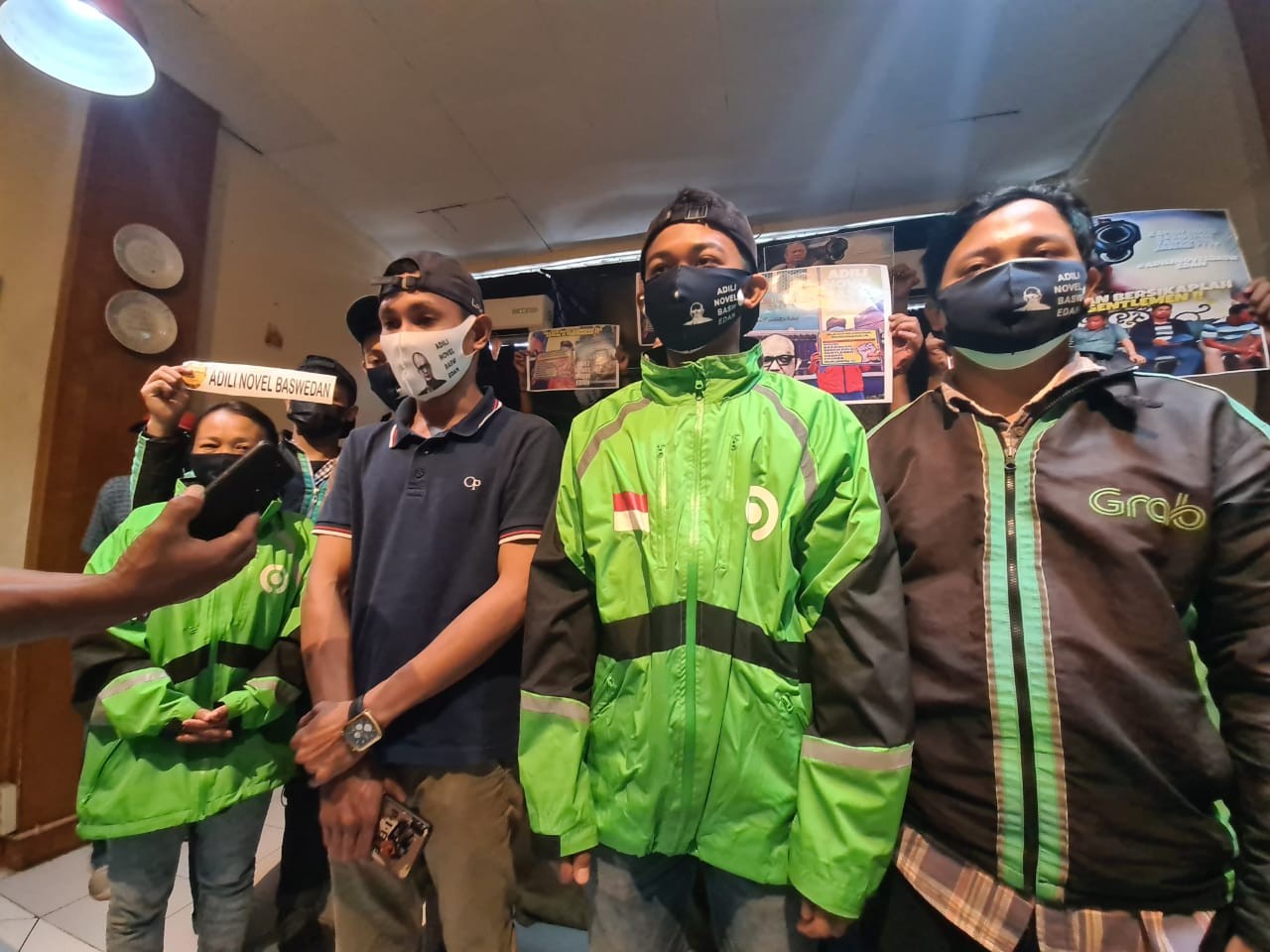 Komunitas Ojol Dukung Tritura Adili Novel Baswedan