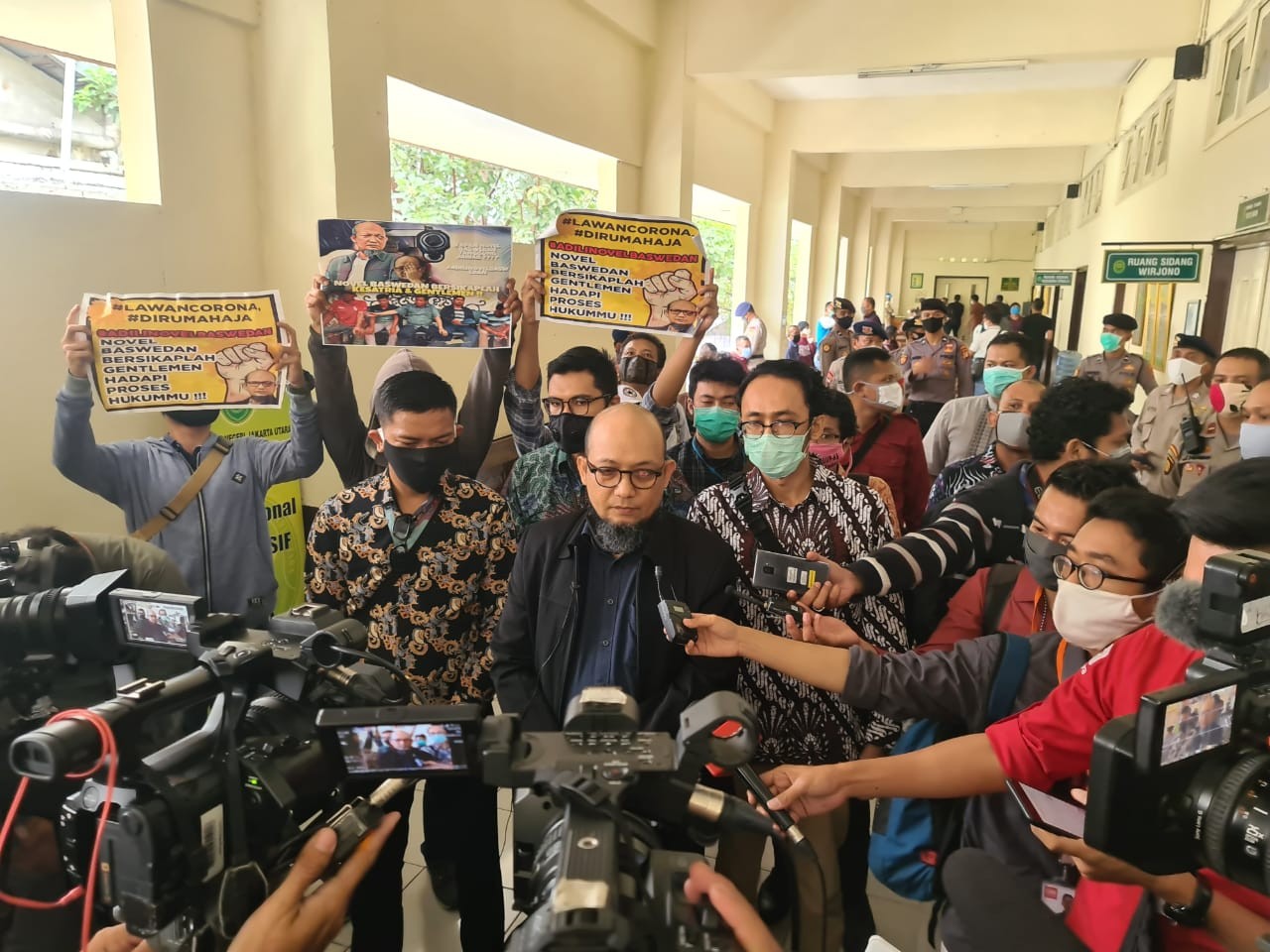 Novel Baswedan Tak Curiga dengan Pelaku Penyiram Air Keras Kepada Dirinya