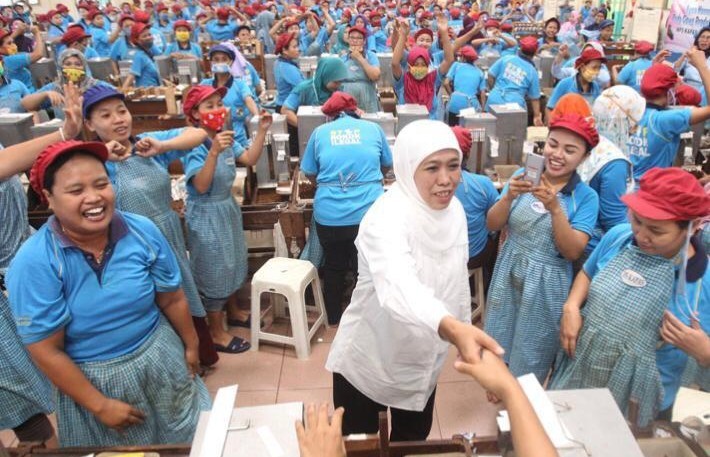 Soal THR Lebaran, Gubernur Khofifah : Perusahaan Wajib Bayar