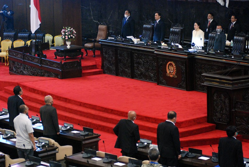 Paripurna DPR RI Ke-15 Masa Persidangan III Tahun Sidang 2019 - 2020