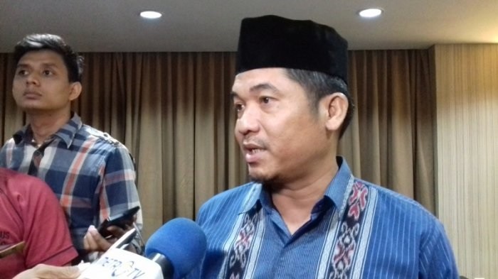 Ray Rangkuti: Jangan Jadikan Covid-19 Panggung Cari Popularitas Politik