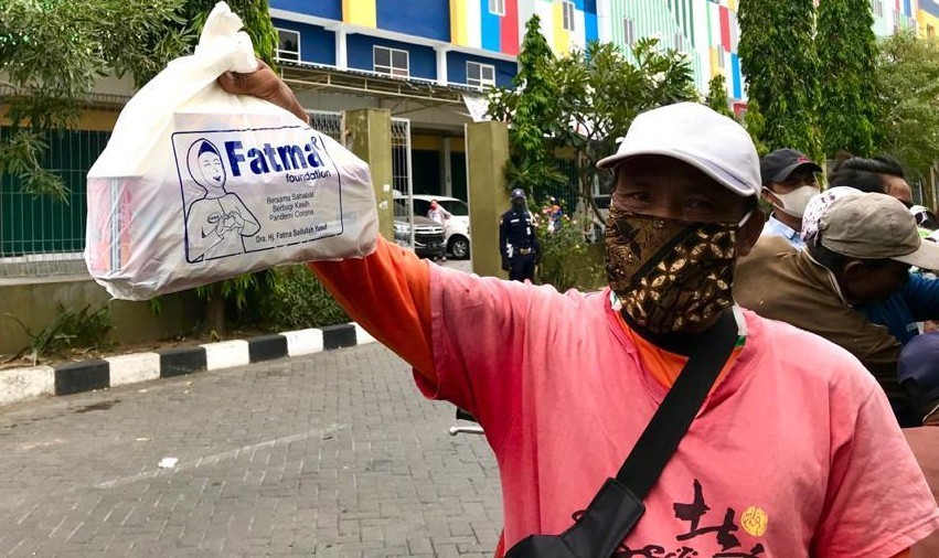 Fatma Foundation Bagikan Ribuan Paket Sembako kepada Sopir Angkot