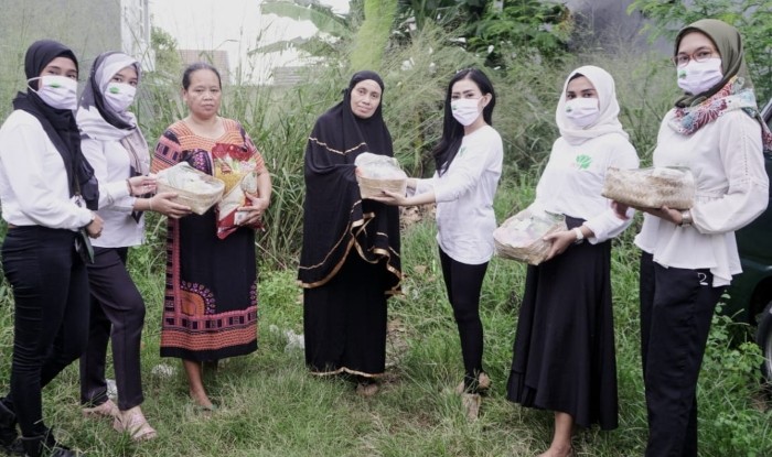 Perempuan Tani HKTI Salurkan Ribuan Sembako ke Petani Terdampak Covid-19