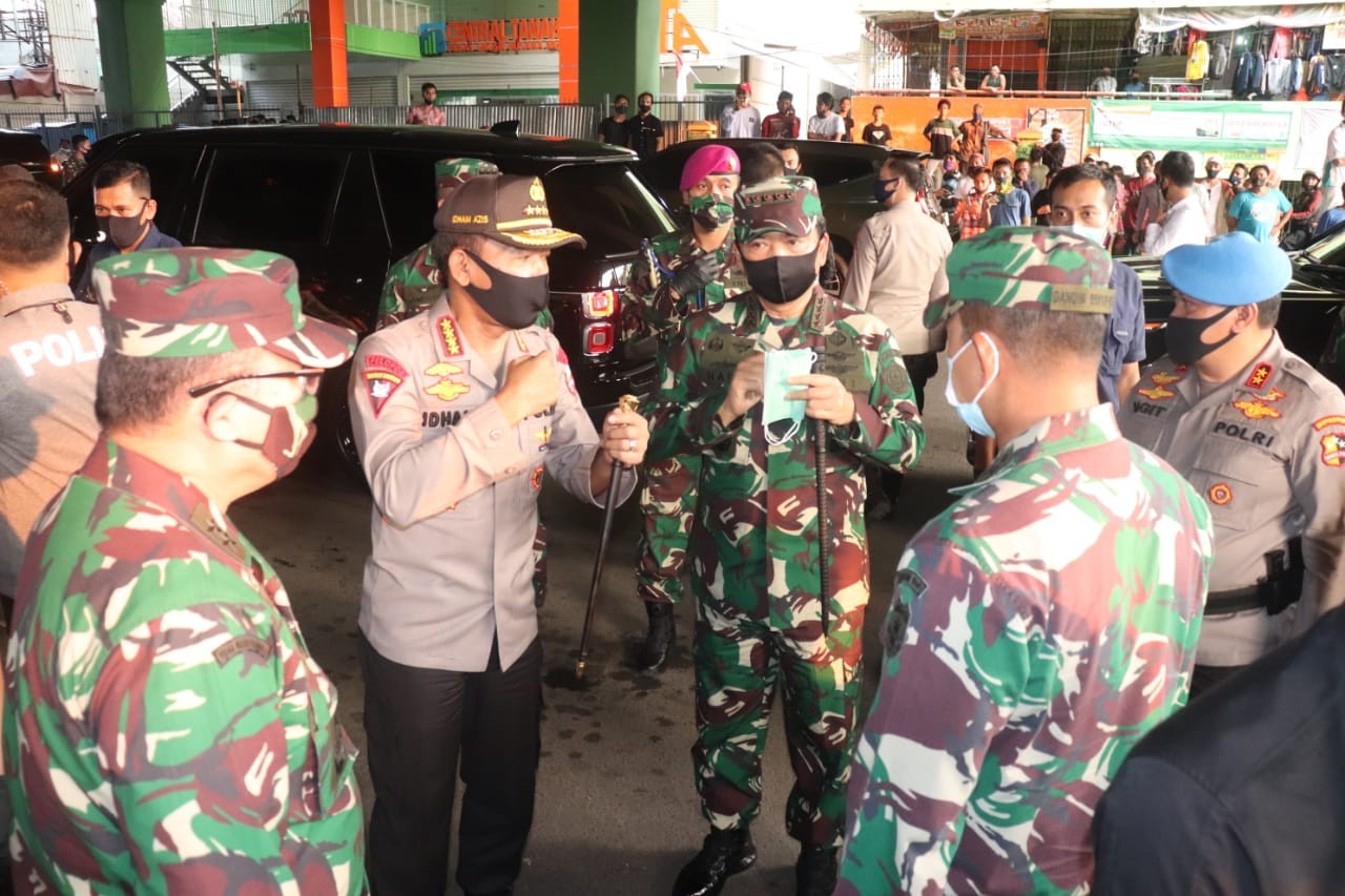 Panglima TNI dan Kapolri Tinjau Pasar Tanah Abang dan Bandara Soekarno-Hatta
