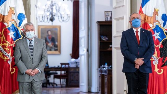 Tak Terbuka Soal Data Covid-19, Presiden Chile Pecat Menkesnya 