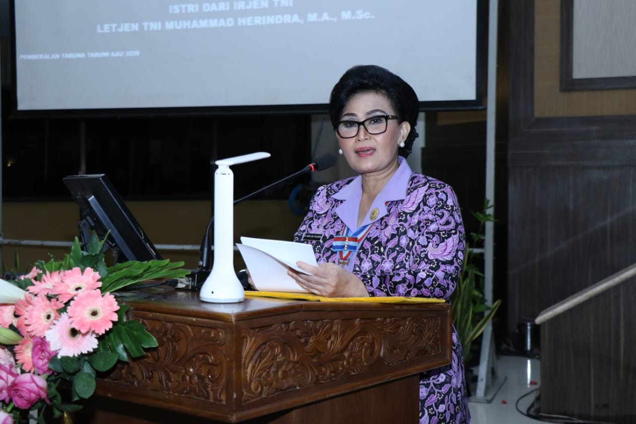 Ketum Dharma Pertiwi Berikan Pembekalan 106 Taruna