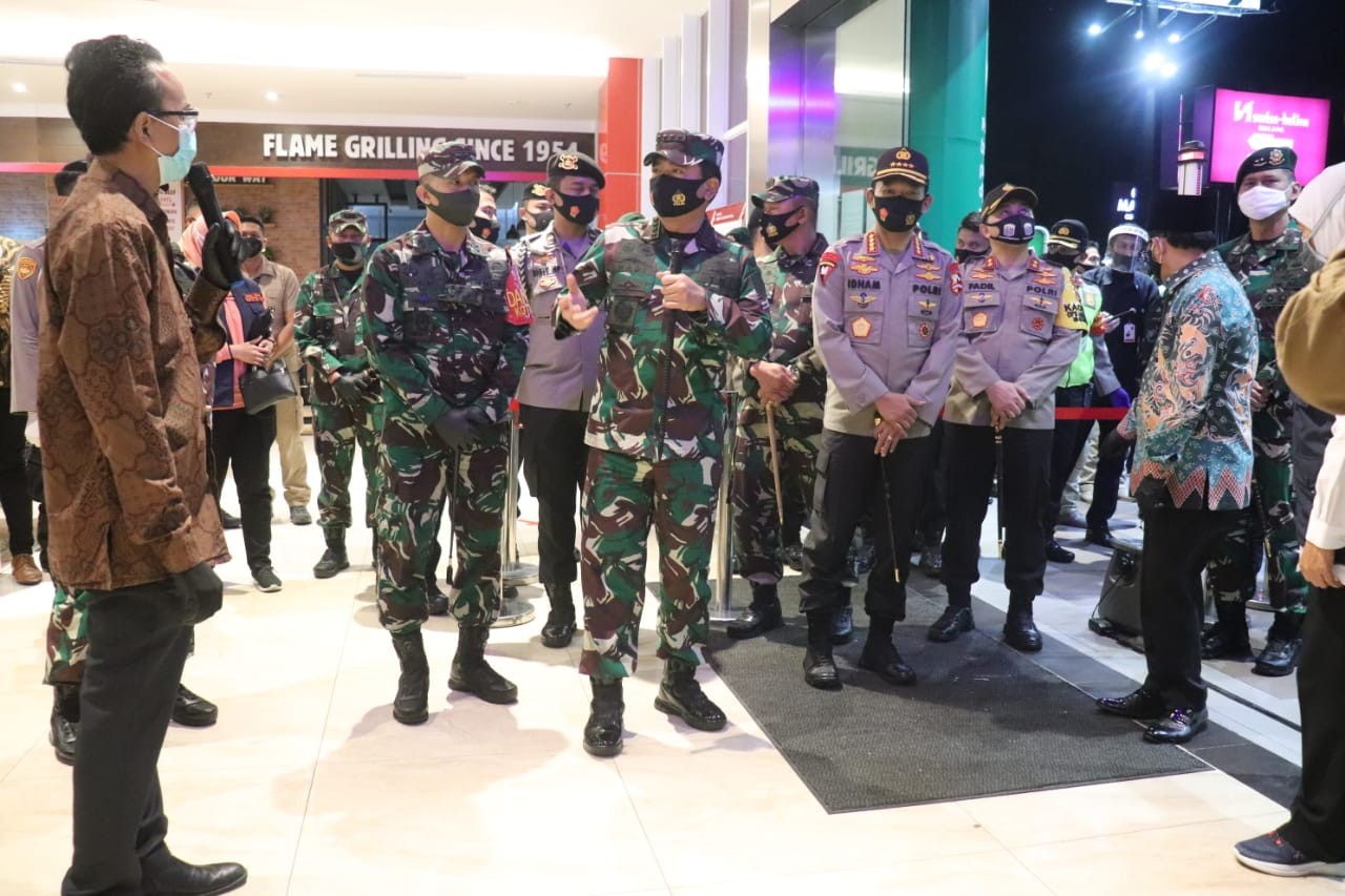 Kompak, Panglima TNI dan Kapolri Tinjau Mal Kota Malang