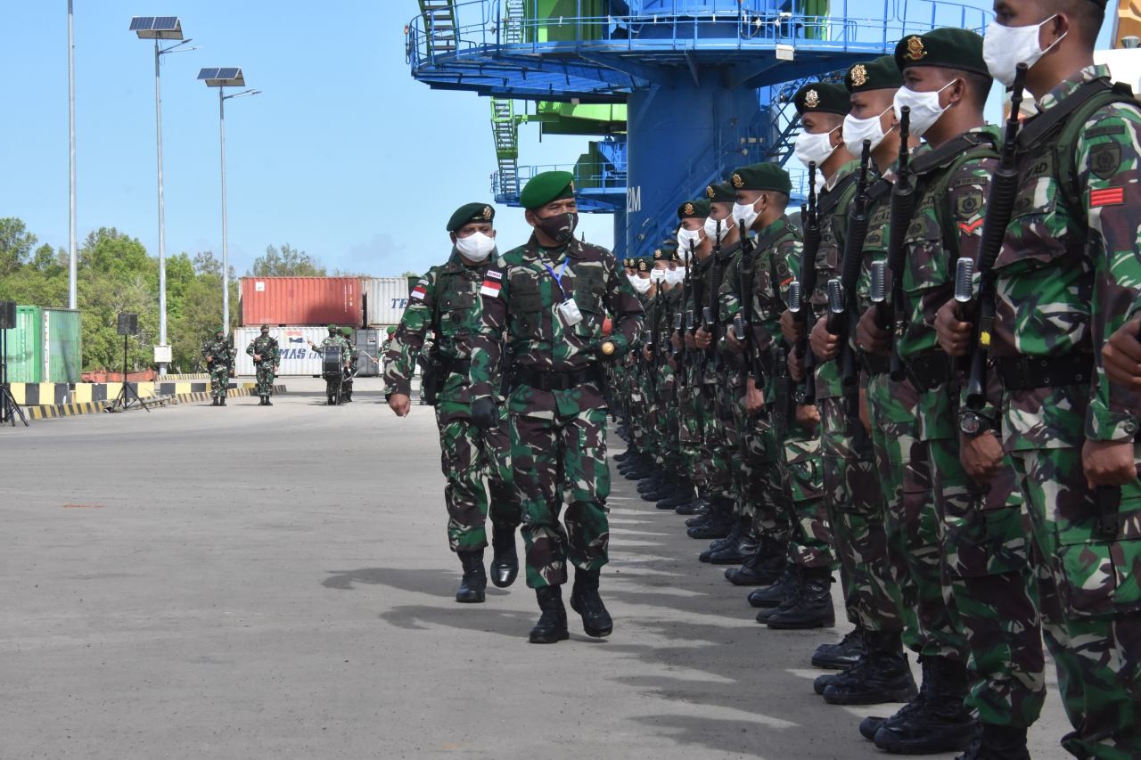 Lepas Satgas Pamtas RI-PNG, Mayjen TNI Herman : Ingat keluarga Menunggu