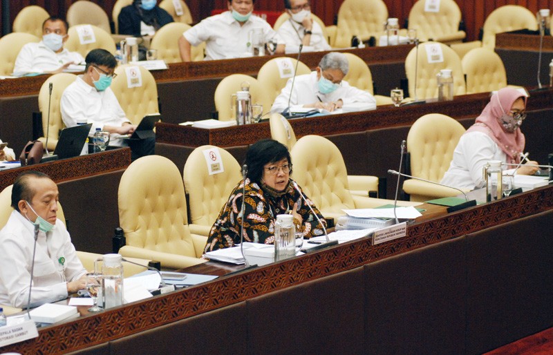 Menteri KLH Siti Nurbaya Raker Dengan Komisi IV DPR