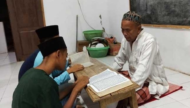 Pemerintah Diminta Perhatikan Nasib Guru Ngaji Terdampak COVID-19