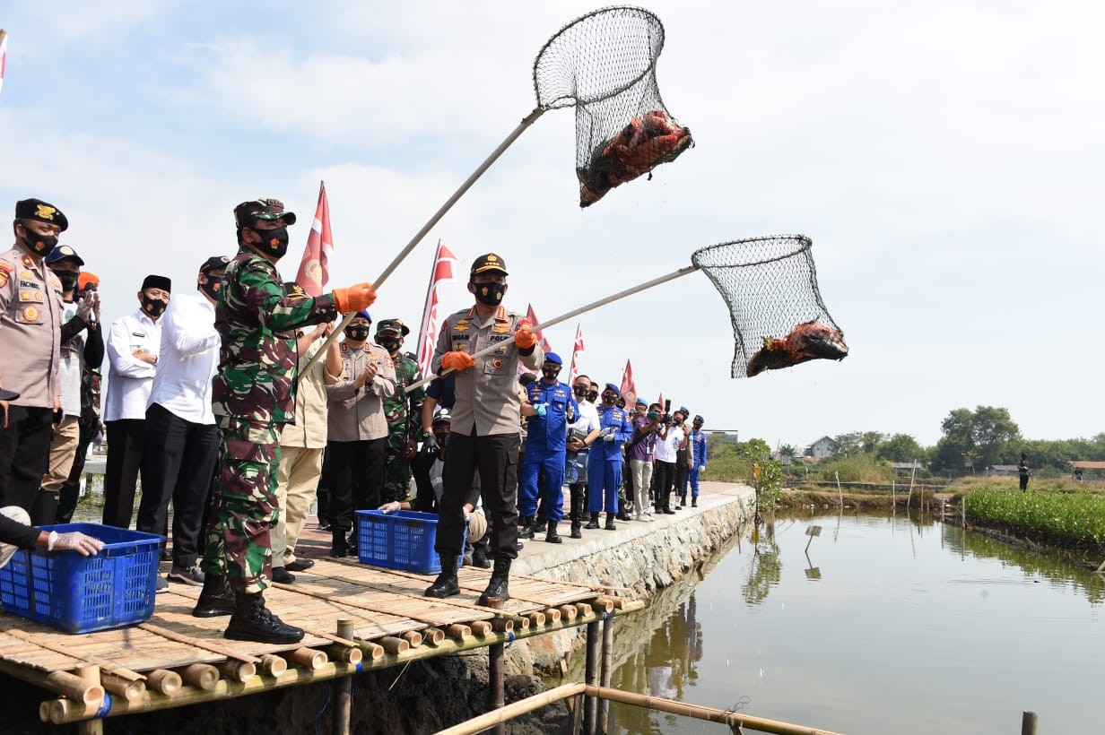 Blusukan ke Mauk Tangerang, Panglima Resmikan Kampung Tangguh Nusantara
