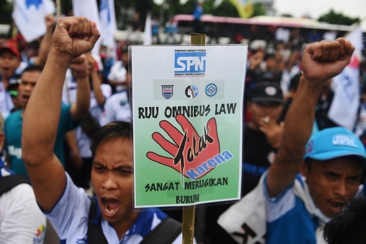 Survei Charta Politika: 47,3 Persen Masyarakat Enggak Ngerti RUU Omnibus Law