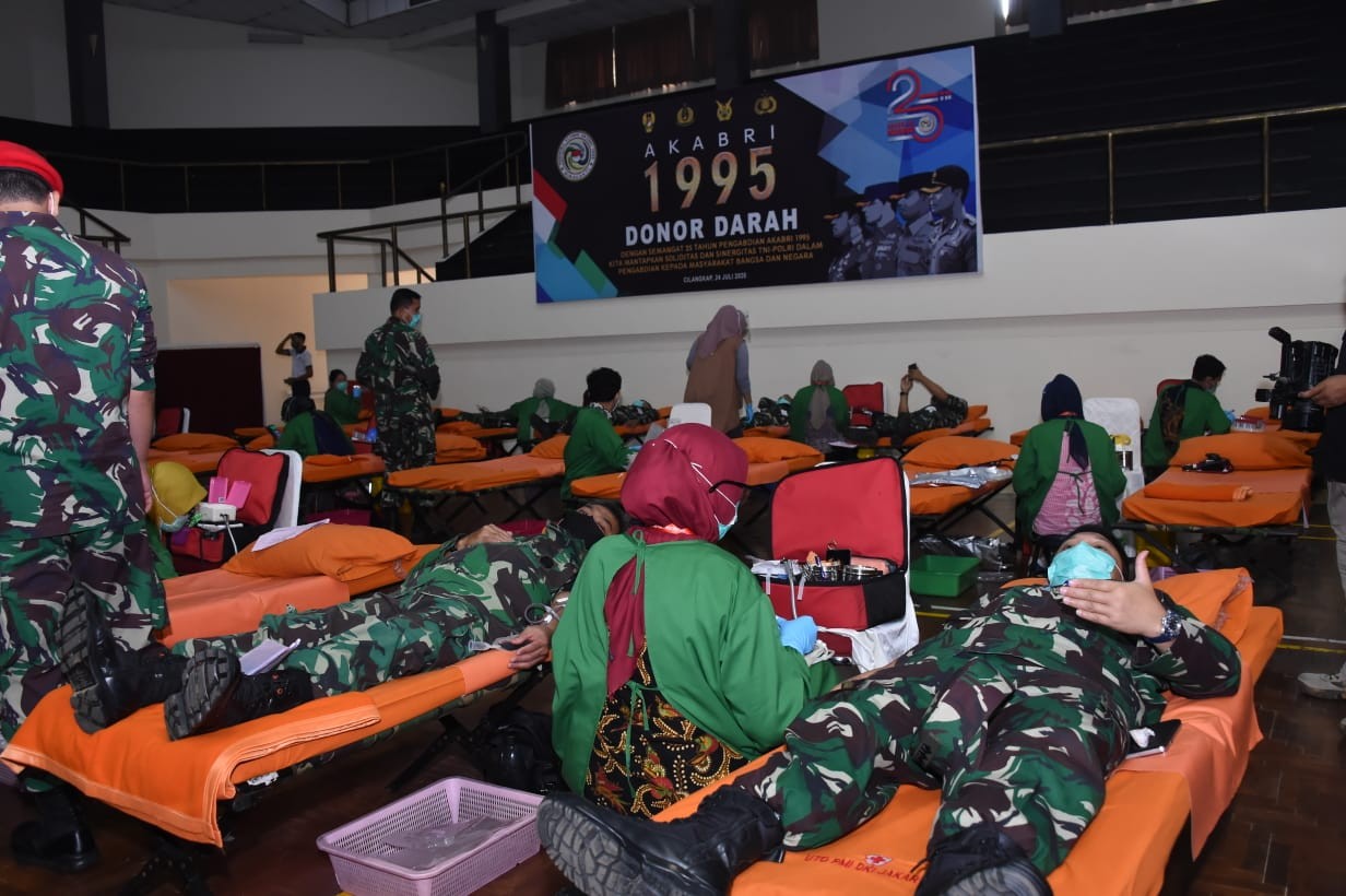 Alumni Akabri 95 Gelar Donor Darah dan Bagikan Sembako