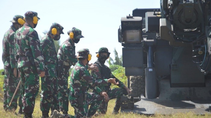 Tinjau Latihan Menembak, Kasdivif 2 Kostrad Terpukau Mendengar Nyanyian Caesar
