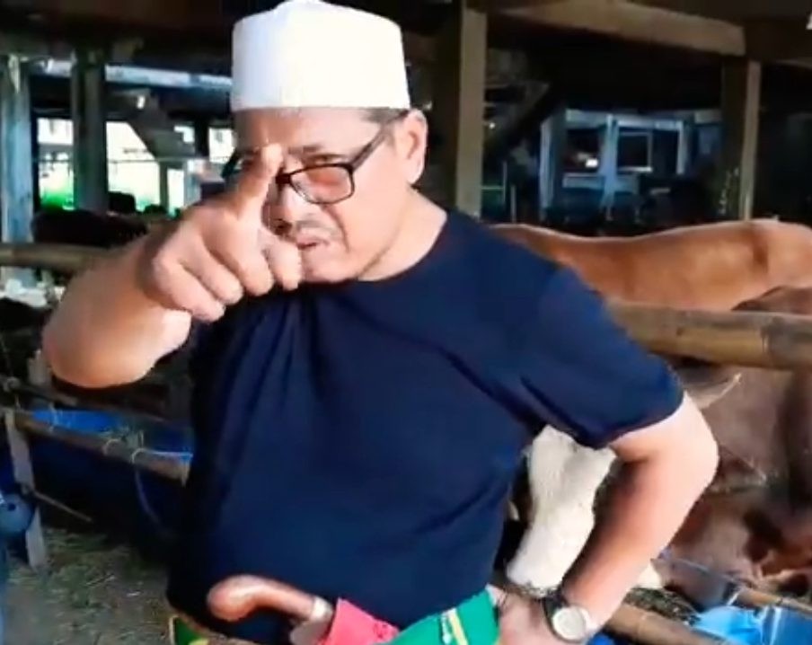 Satpol PP Turunkan Baliho Habib Rizieq, KH Abdul Hadi: Siap-siap Ente, Saya Temui
